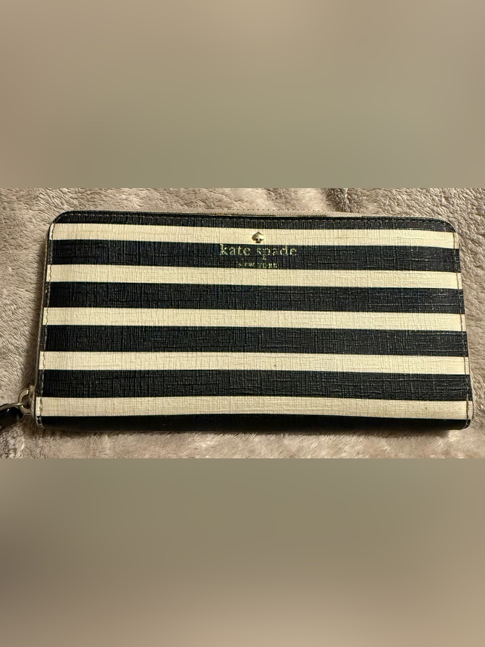 kate spade Black and Cream Striped Wallet with Gold Spade Accent - Picture 1 of 6